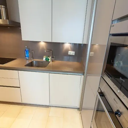 Vacation I Brand New Terrazas De Banus Apt, 24-7 Security, A Minute From The Marina, The Sea And Luxury Shopping *
